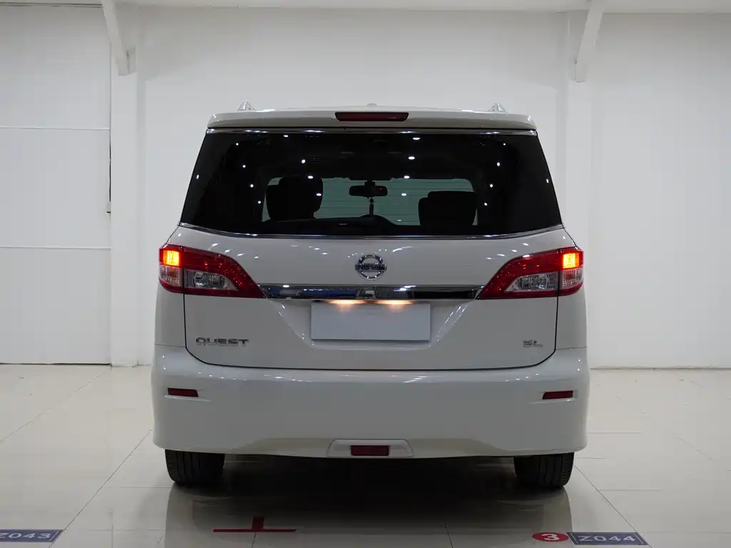 Nissan Quest 2016