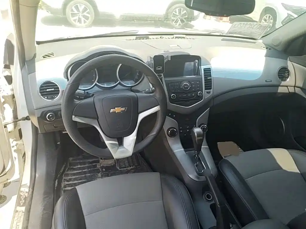 Chevrolet Cruze 2014 — фото 17