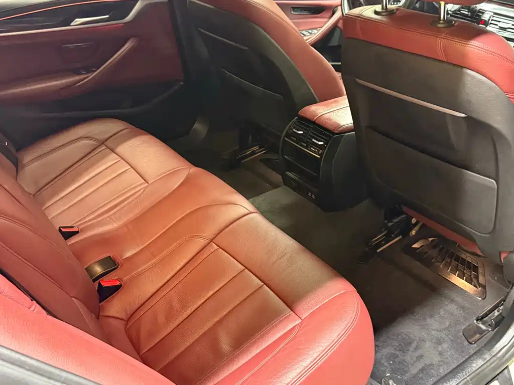 BMW 5 Series 2020 — фото 13