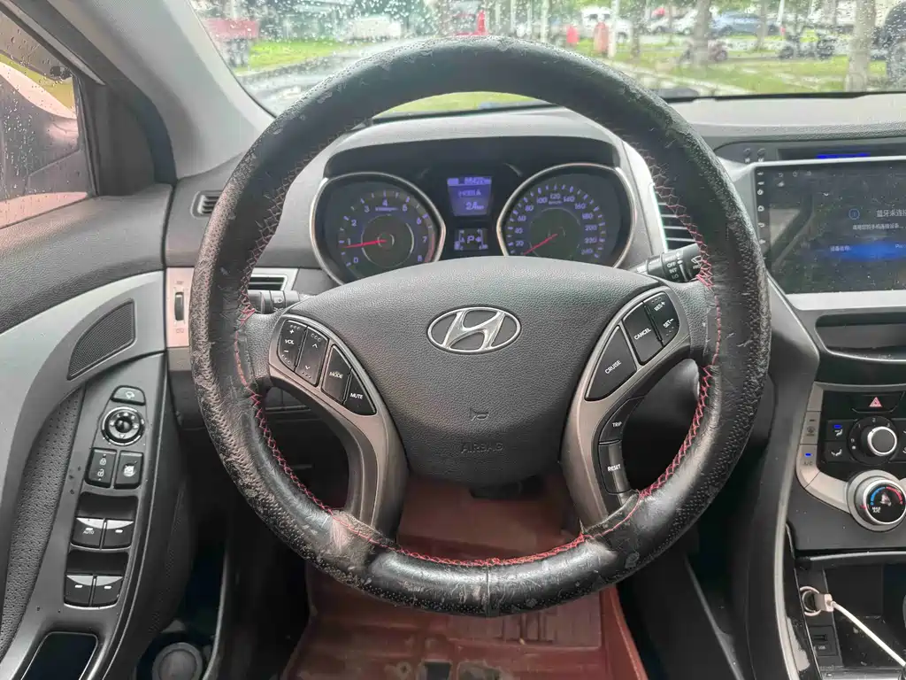 Hyundai Elantra Langdong 2015 — фото 11