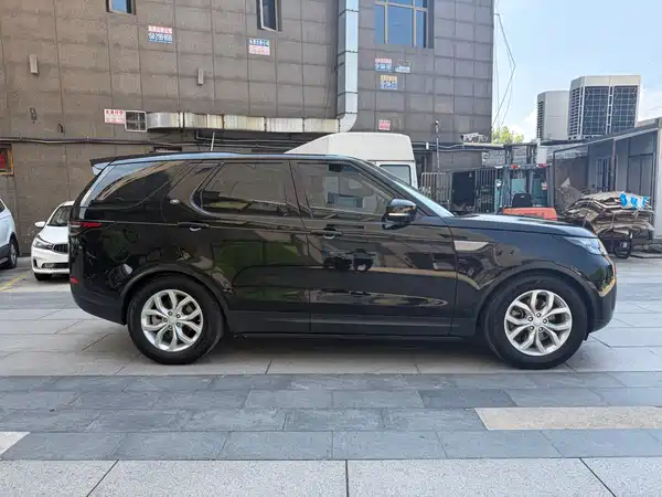 Land Rover Discovery 2018