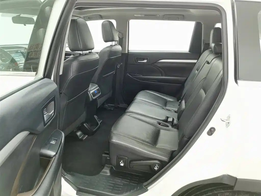 Toyota Highlander 2016 — фото 15