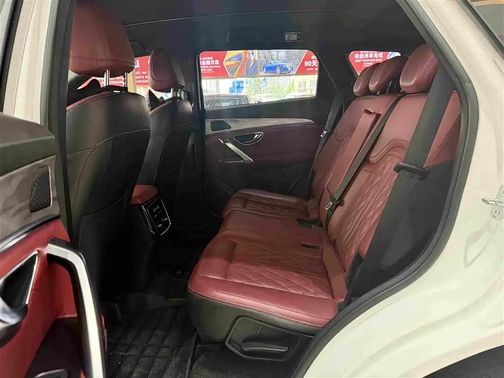 Jetour Jietu X70 PLUS 2024 — фото 12