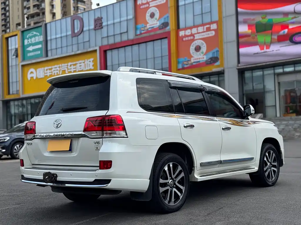 Toyota Land Cruiser 2019 — фото 12