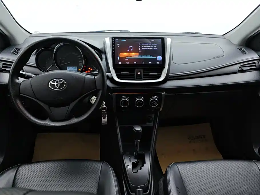 Toyota Yaris L 2021 — фото 12