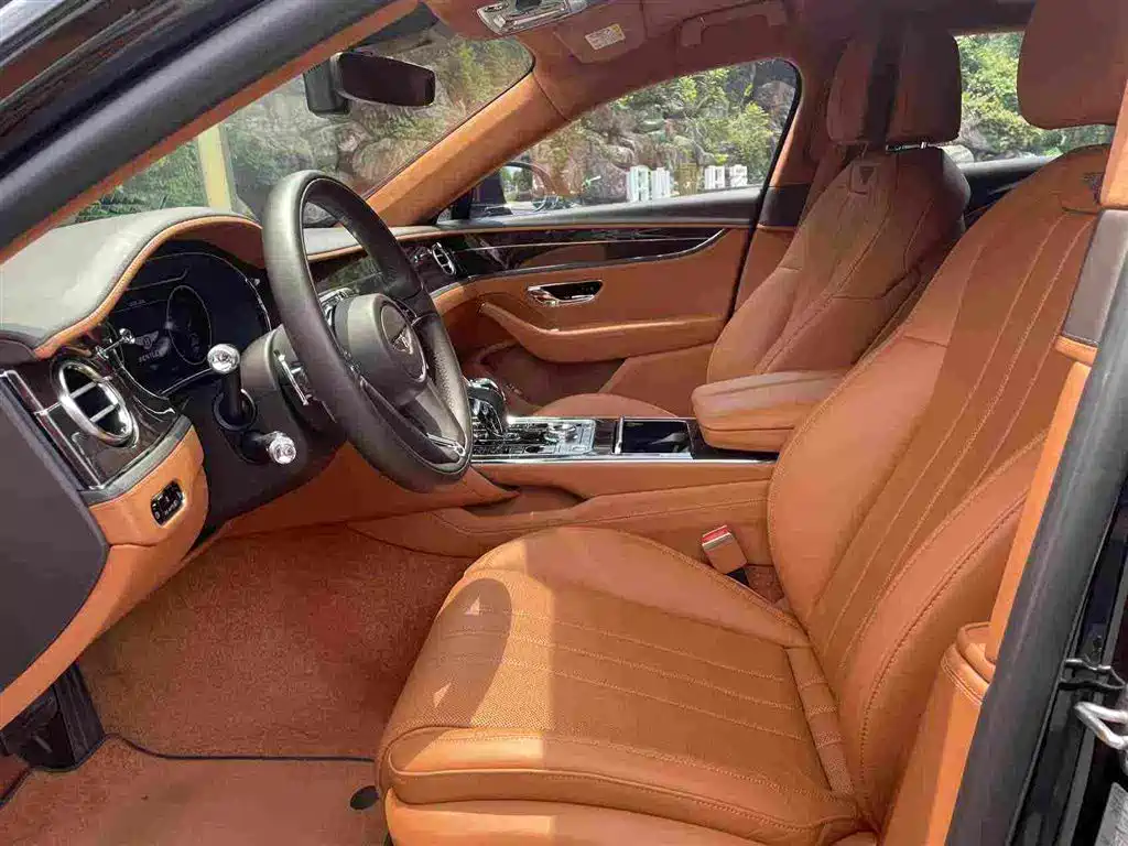 Bentley Flying Spur 2020 — фото 14