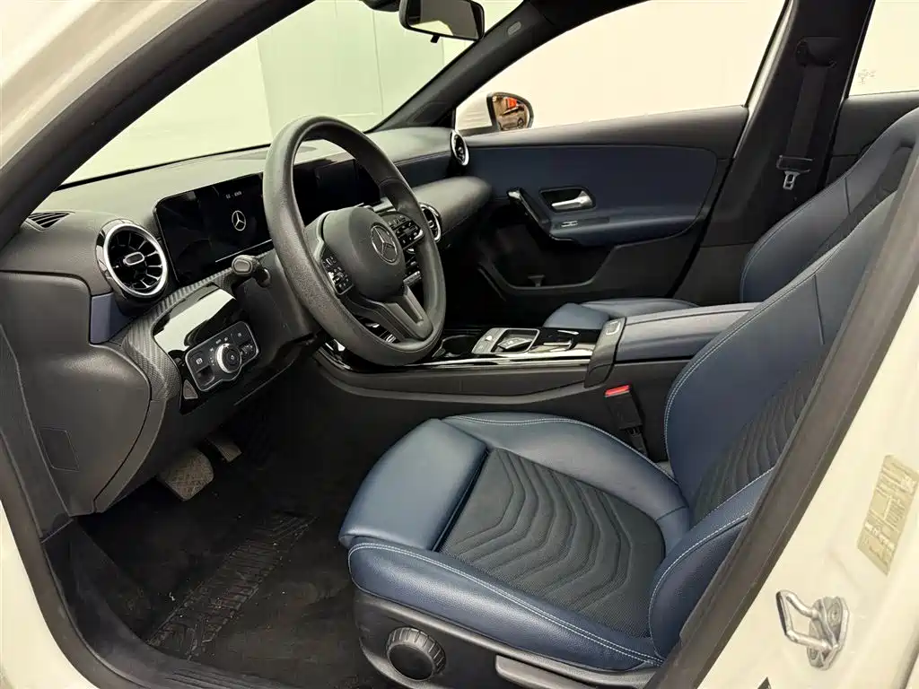 Mercedes-Benz A-Class 2021 — фото 13