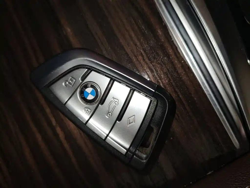 BMW 5 Series 2022 — фото 17