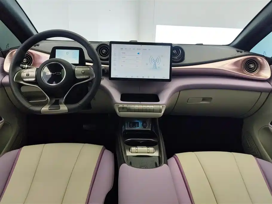 BYD Dolphin 2022 — фото 12