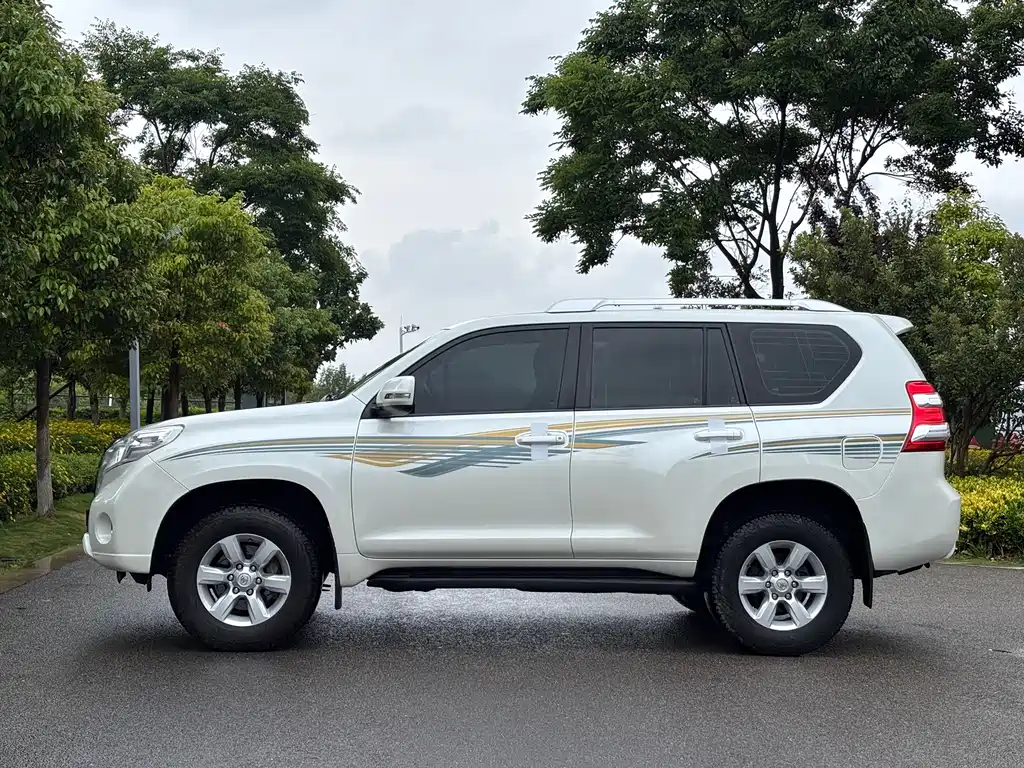Toyota Prado 2015 — фото 8