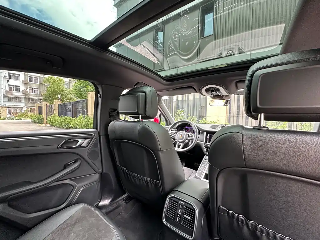 Porsche Macan 2019 — фото 14