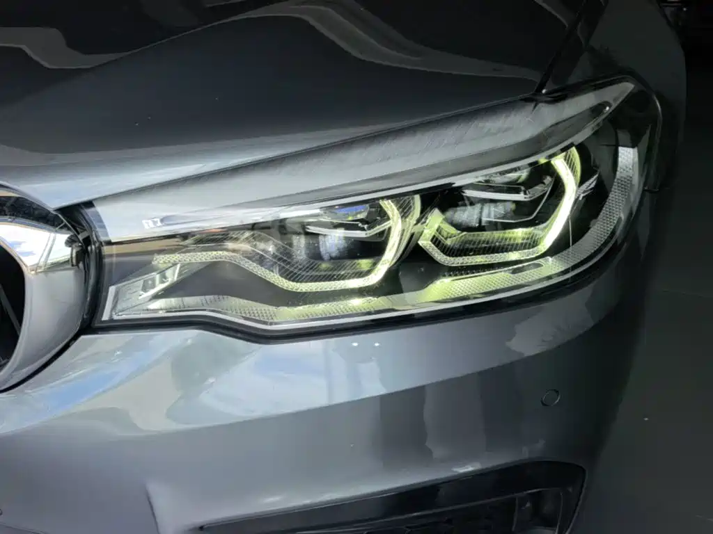 BMW 5 Series 2018 — фото 24