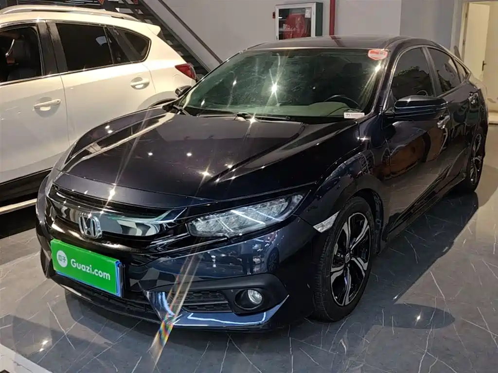 Honda Civic 2019 — фото 1