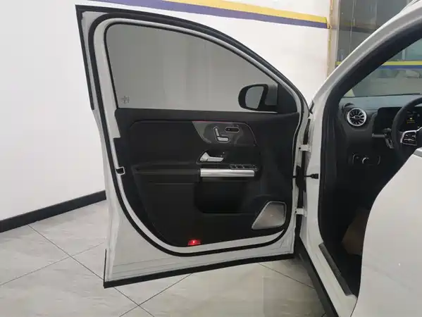 Mercedes-Benz GLA 2023