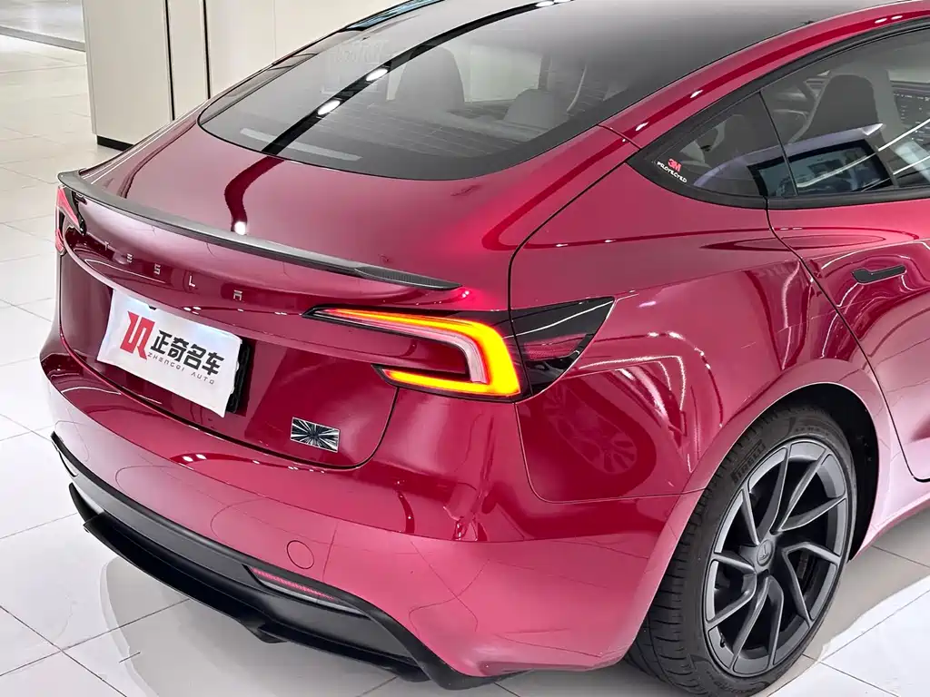 Tesla Model 3 2025