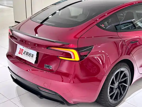 Tesla Model 3 2025