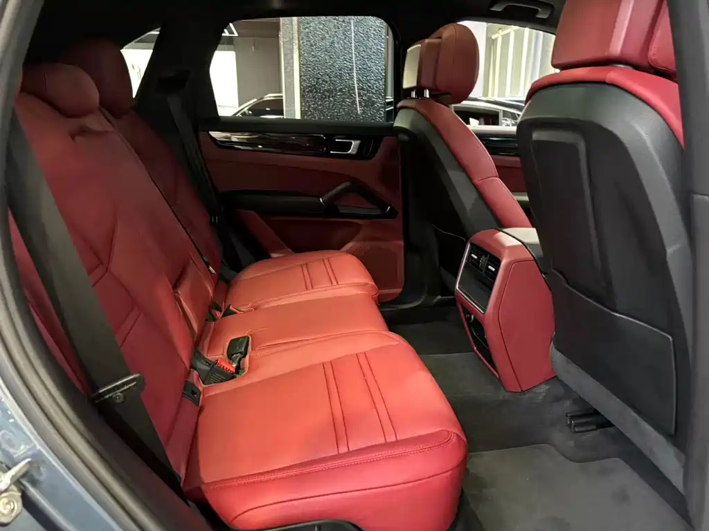 Porsche Cayenne 2018 — фото 16