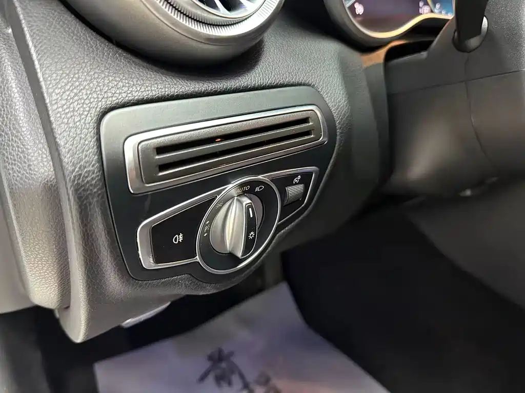 Mercedes-Benz C-Class 2019 — фото 13