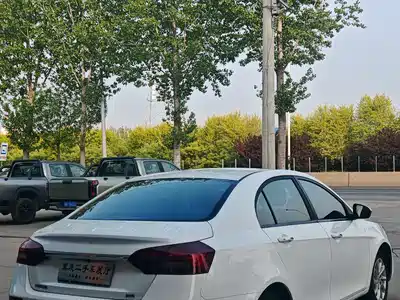 Geely Emgrand 2021