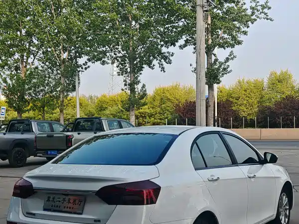 Geely Emgrand 2021