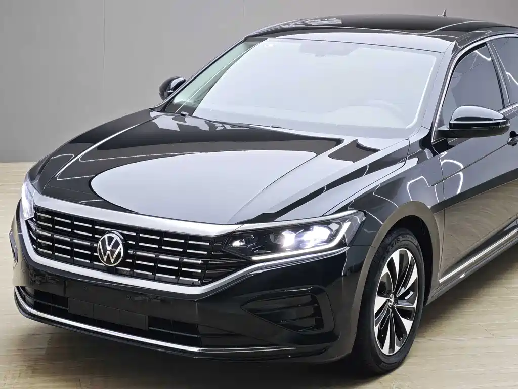 Volkswagen Passat 2023 — фото 6