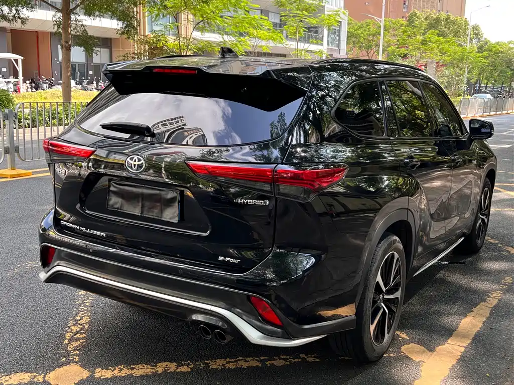 Toyota Crown Kluger 2023 — фото 21