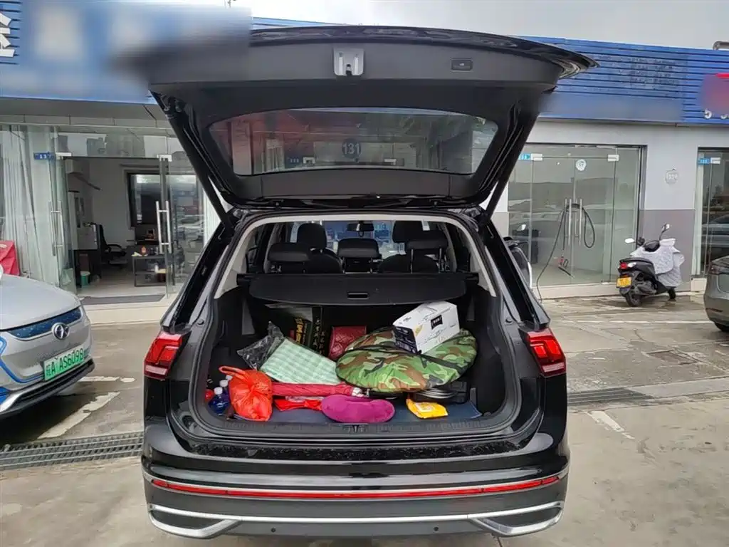 Volkswagen Tiguan L 2023 — фото 19