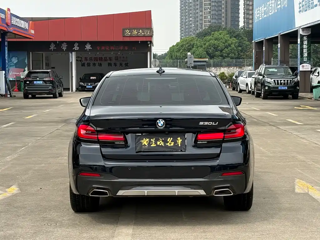 BMW 5 Series 2023 — фото 19