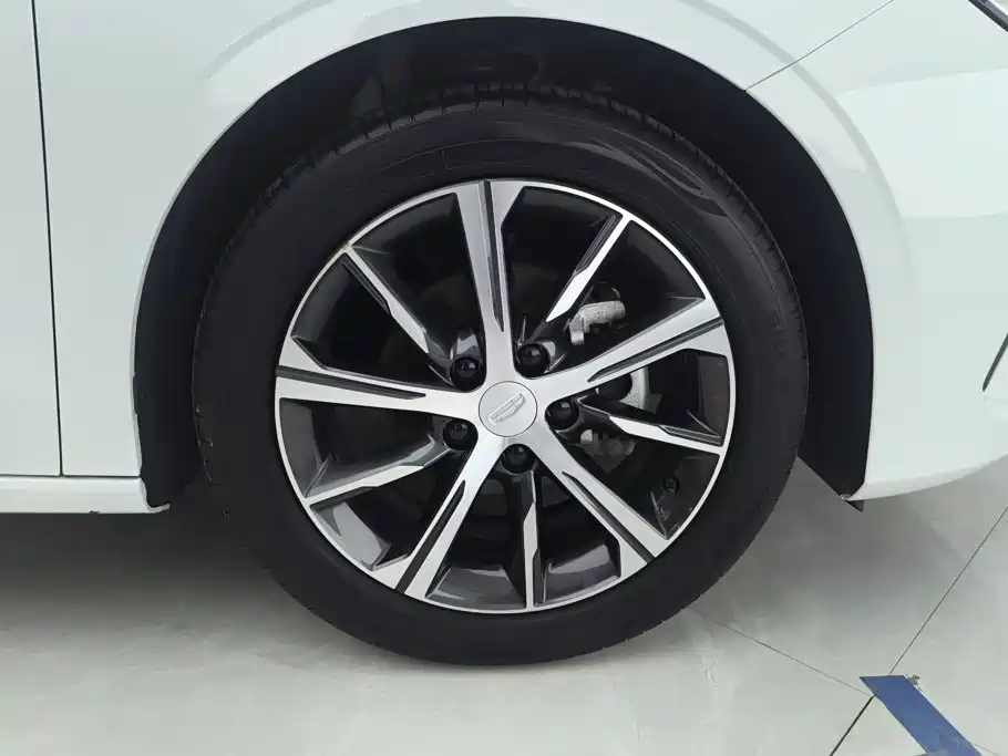 Geely Emgrand 2023