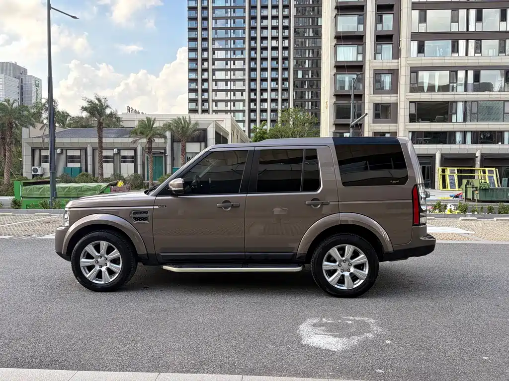 Land Rover Discovery 2016 — фото 8