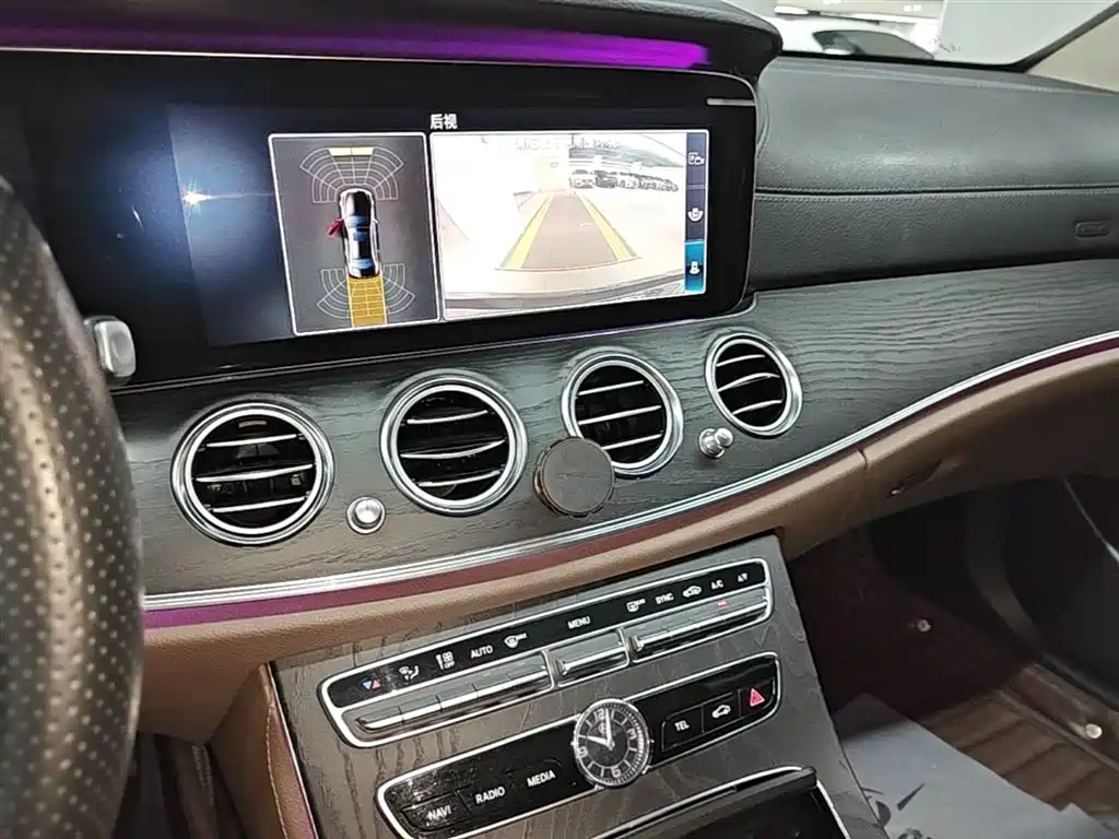 Mercedes-Benz E-Class 2019 — фото 13