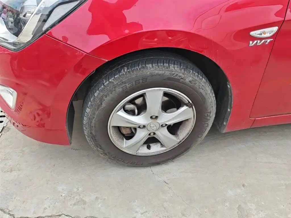 Hyundai Verna 2015 — фото 23
