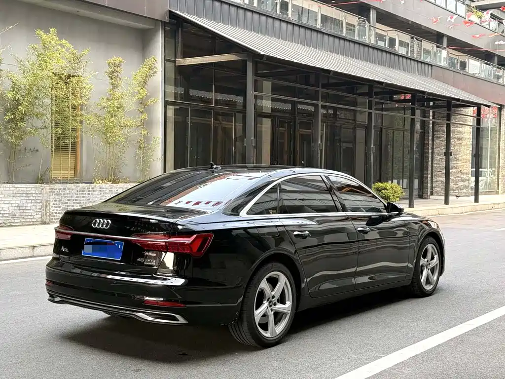 Audi A6L 2022