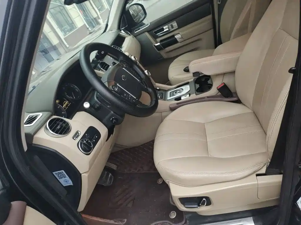 Land Rover Discovery 2015 — фото 15