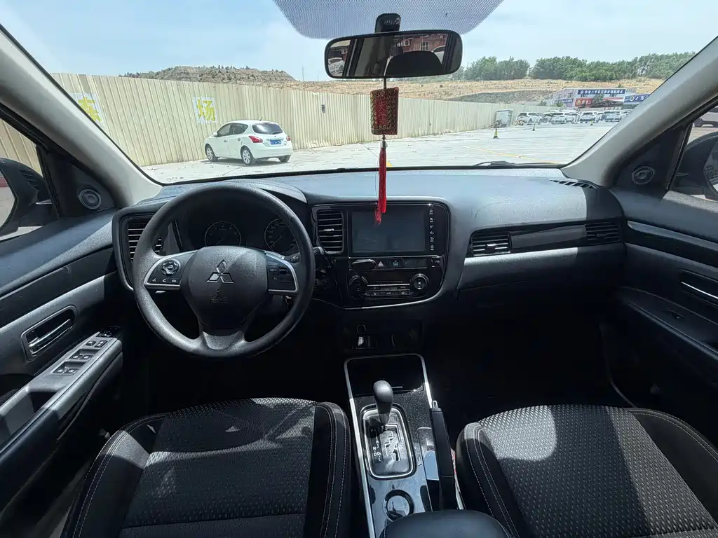 Mitsubishi Outlander 2021
