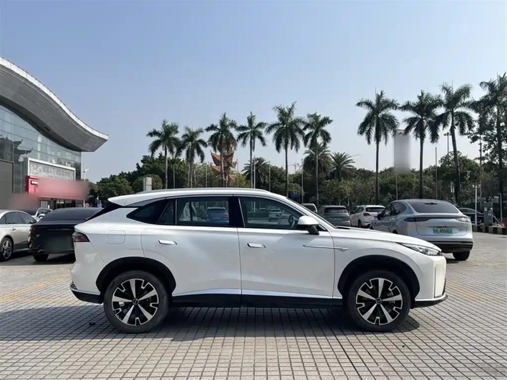Roewe D5X DMH 2024 — фото 22