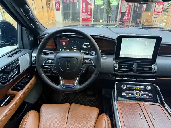 Lincoln Navigator 2020