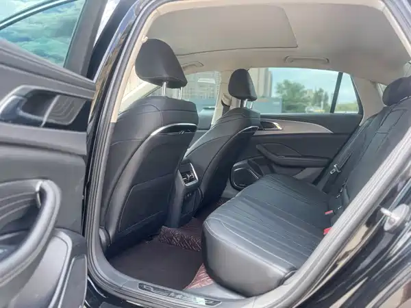 Hongqi H5 2024
