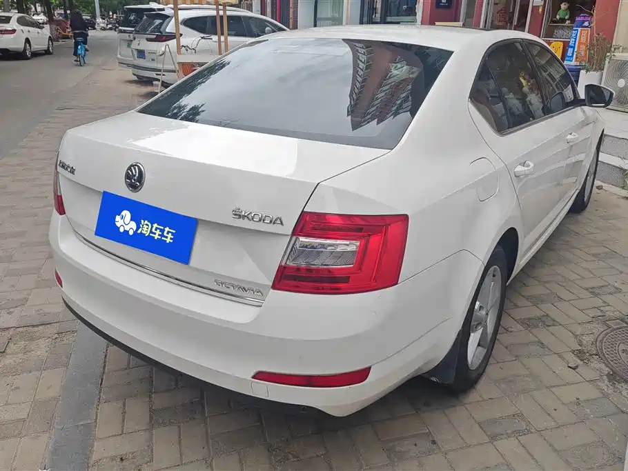 Skoda Octavia 2015 — фото 3