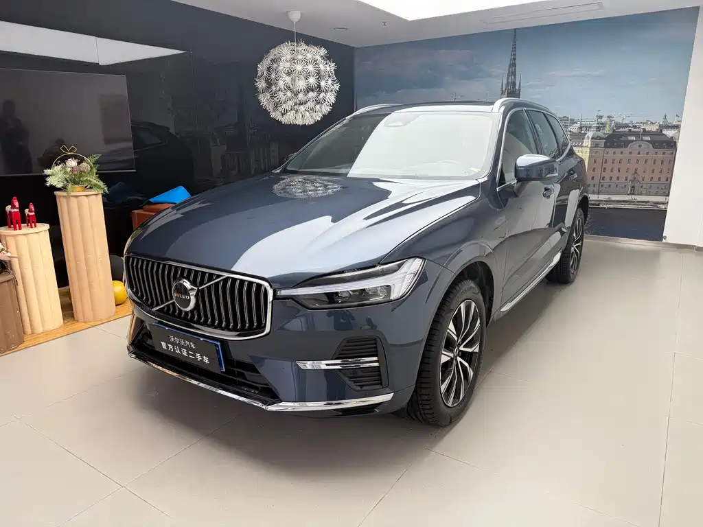 Volvo XC60 2025