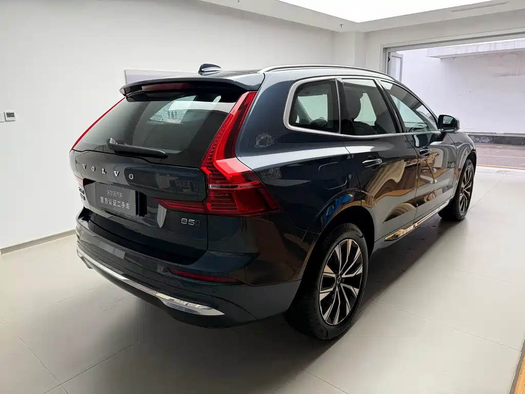 Volvo XC60 2025 — фото 8