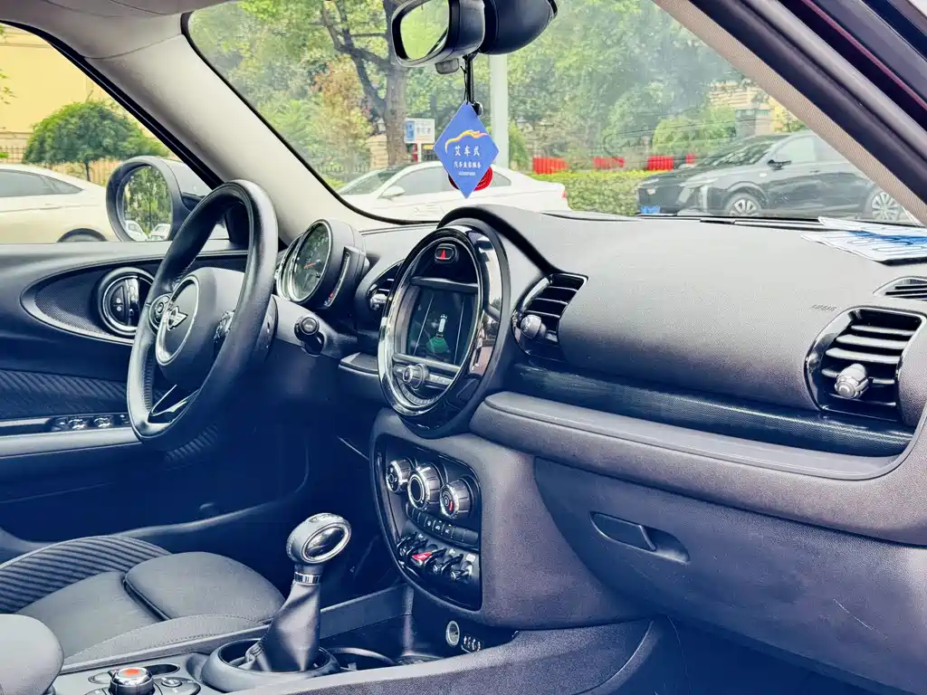 MINI Clubman 2018 — фото 11