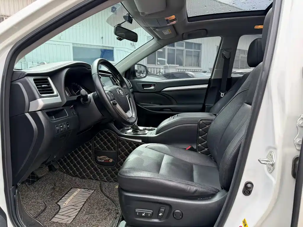 Toyota Highlander 2017 — фото 13