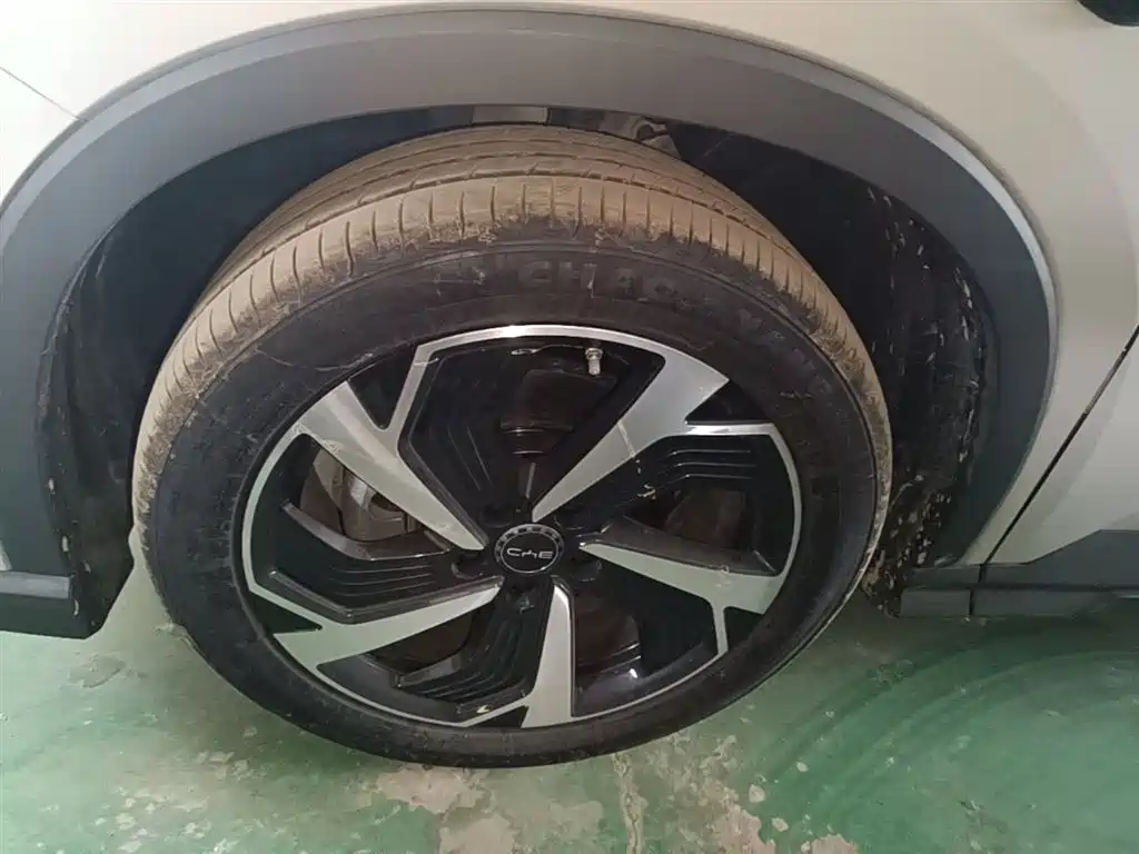 BYD Seal 05 DM-i 2025 — фото 23