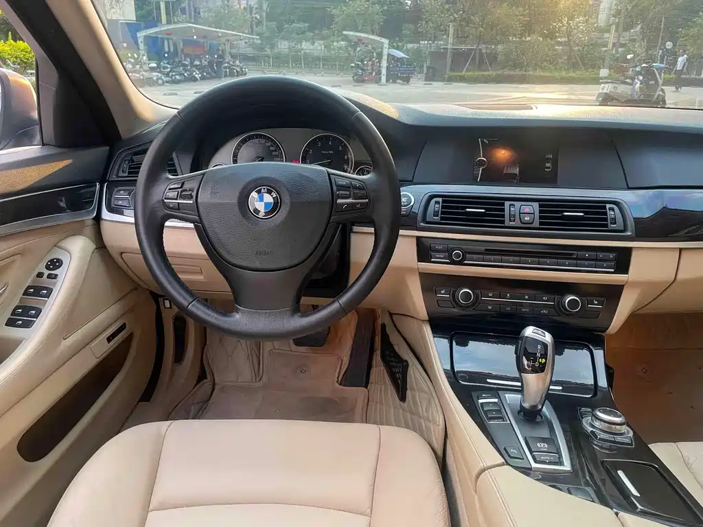 BMW 5 Series 2013 — фото 10