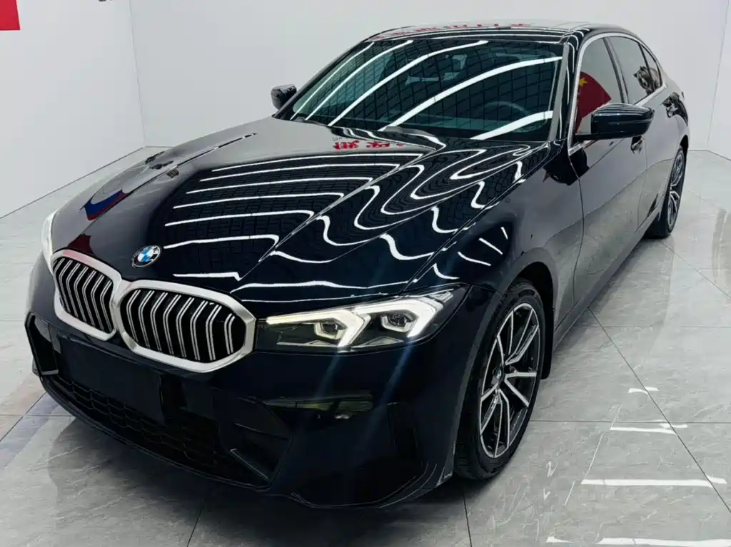 BMW 3 Series 2023 — фото 1