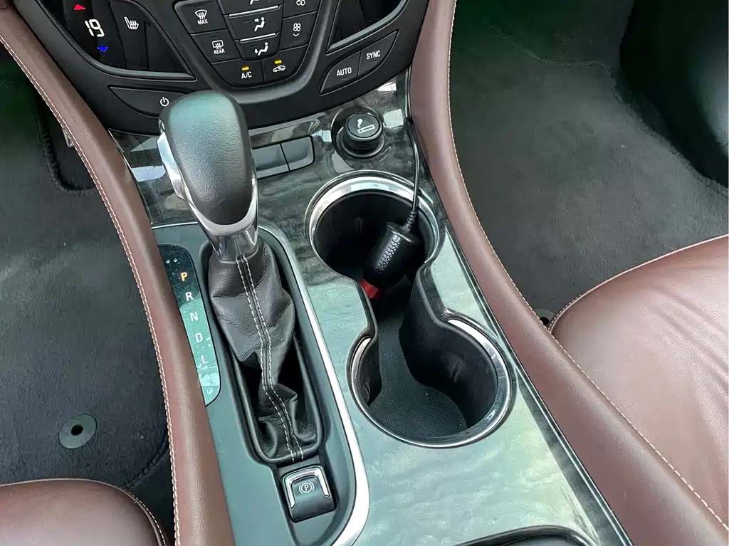 Buick Envision Plus 2015 — фото 10