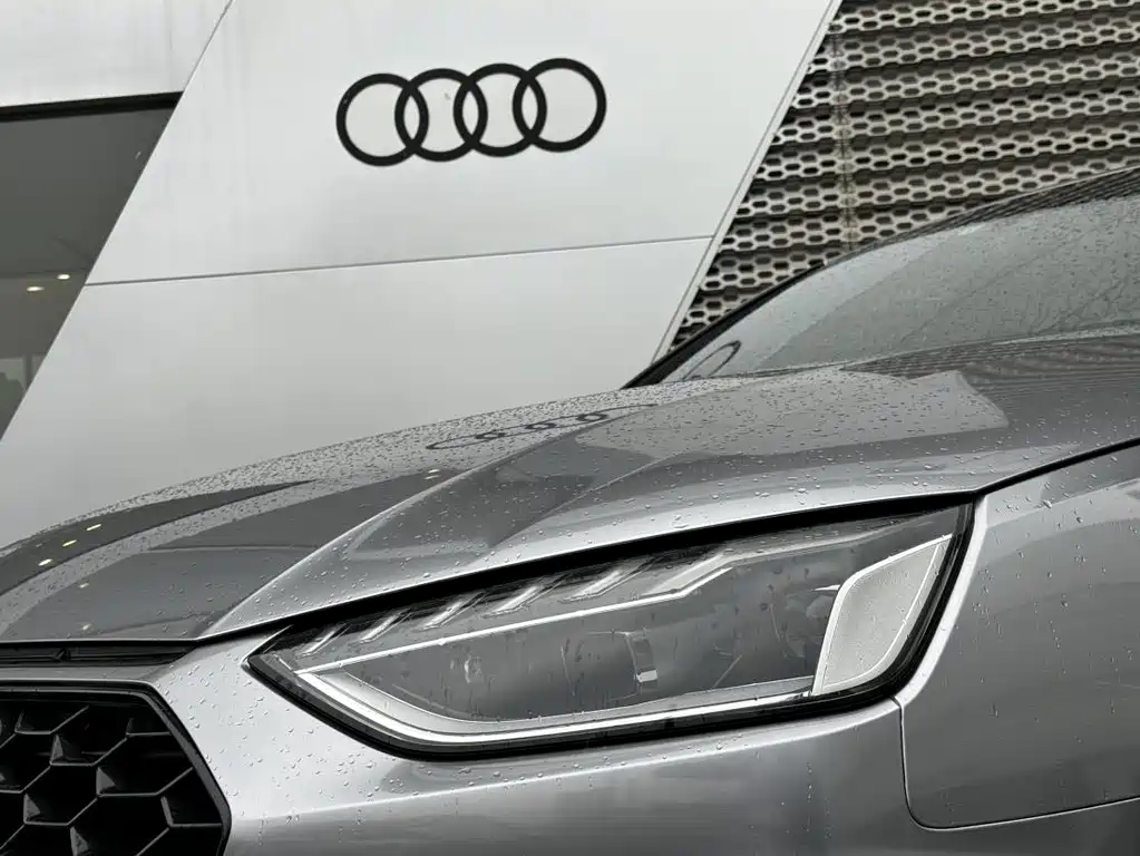 Audi A4L 2022 — фото 15
