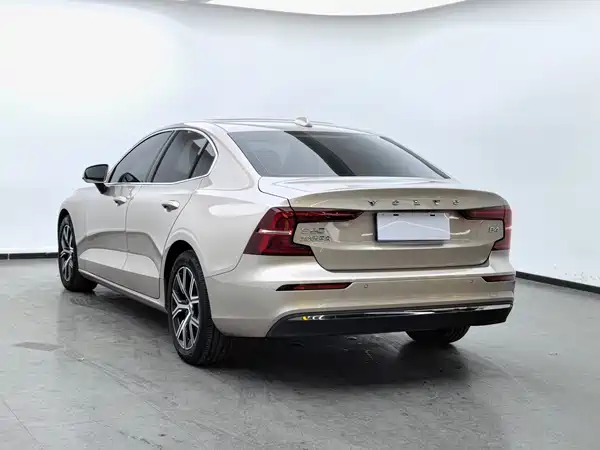 Volvo S60 2023