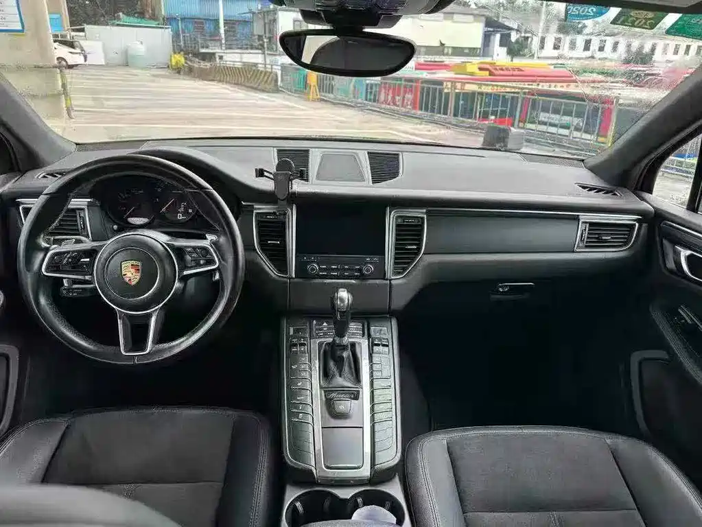 Porsche Macan 2017 — фото 9